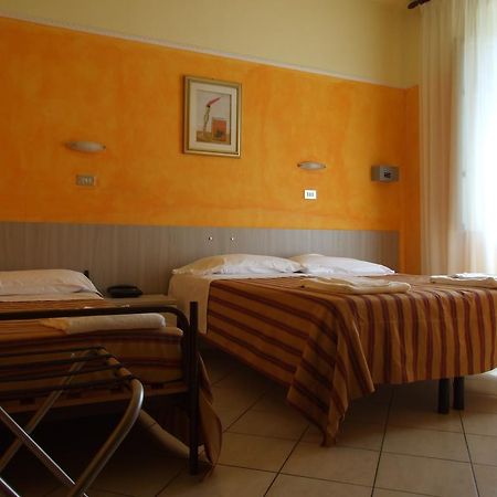 Hotel Midy Viareggio Exterior foto